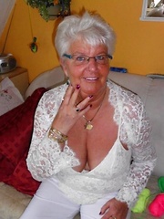 Mature Mommies Fuck